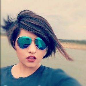 Meet your Posher, Marina